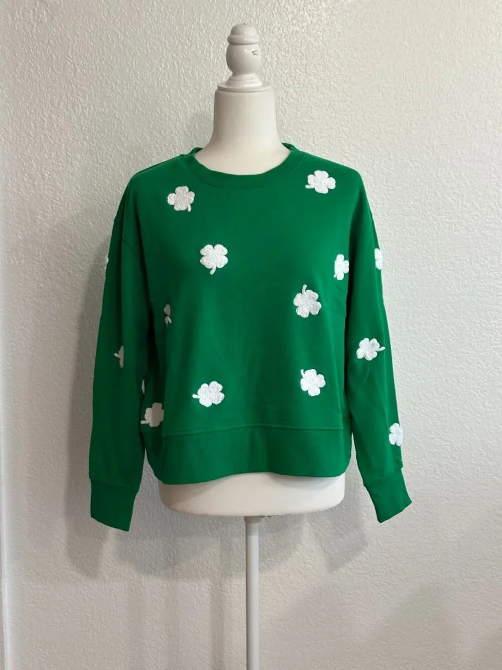 Jane + Delancey Clover Sweatshirt Women’s Medium Green St Patrick’s Day Crewneck - Picture 2 of 7
